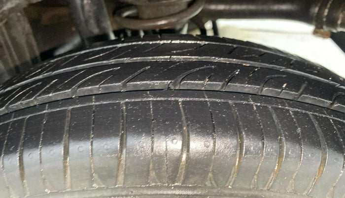 2015 Maruti Alto 800 LXI, Petrol, Manual, 54,039 km, Left Rear Tyre Tread