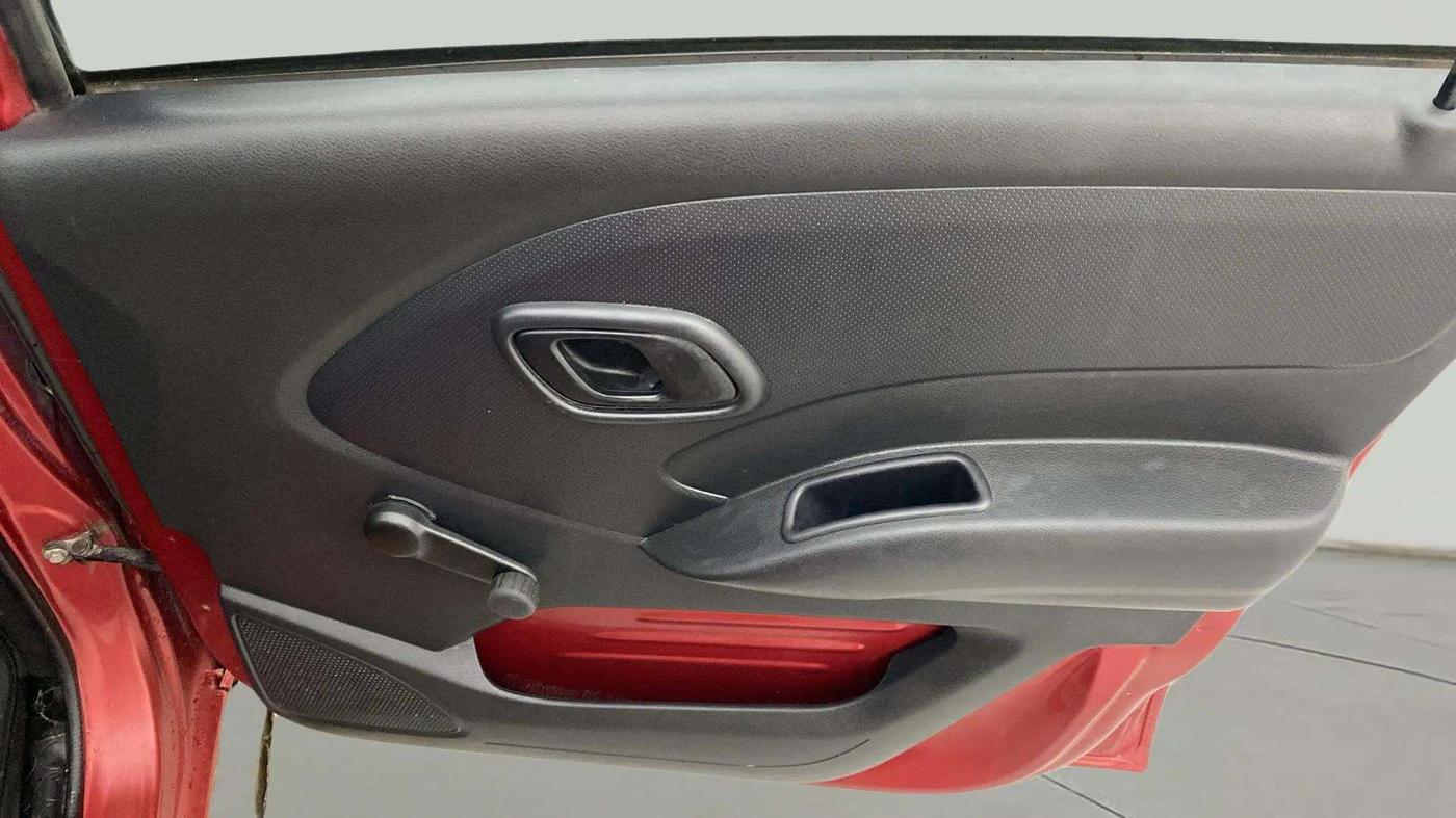 2018 Datsun Redi Go A, Petrol, Manual, 87,681 km, Driver Side Door Panels Control