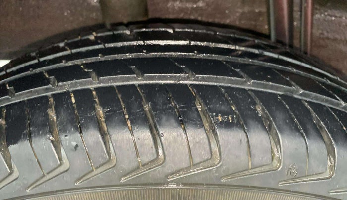 2018 Datsun Go A, Petrol, Manual, 87,579 km, Right Rear Tyre Tread