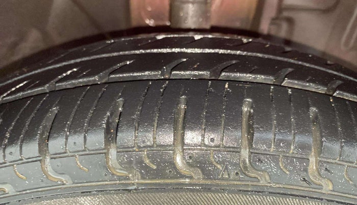 2018 Datsun Go A, Petrol, Manual, 87,579 km, Right Front Tyre Tread