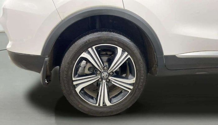 2023 MG ASTOR SHARP 1.5 MT, Petrol, Manual, 17,877 km, Right Rear Wheel