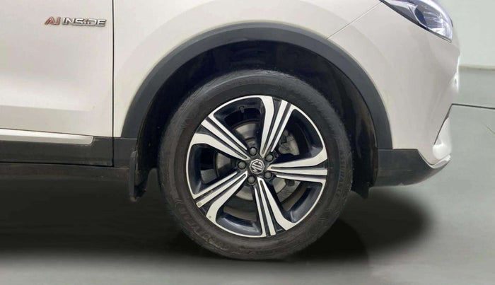 2023 MG ASTOR SHARP 1.5 MT, Petrol, Manual, 17,877 km, Right Front Wheel