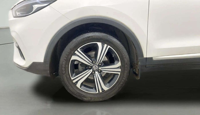 2023 MG ASTOR SHARP 1.5 MT, Petrol, Manual, 17,877 km, Left Front Wheel