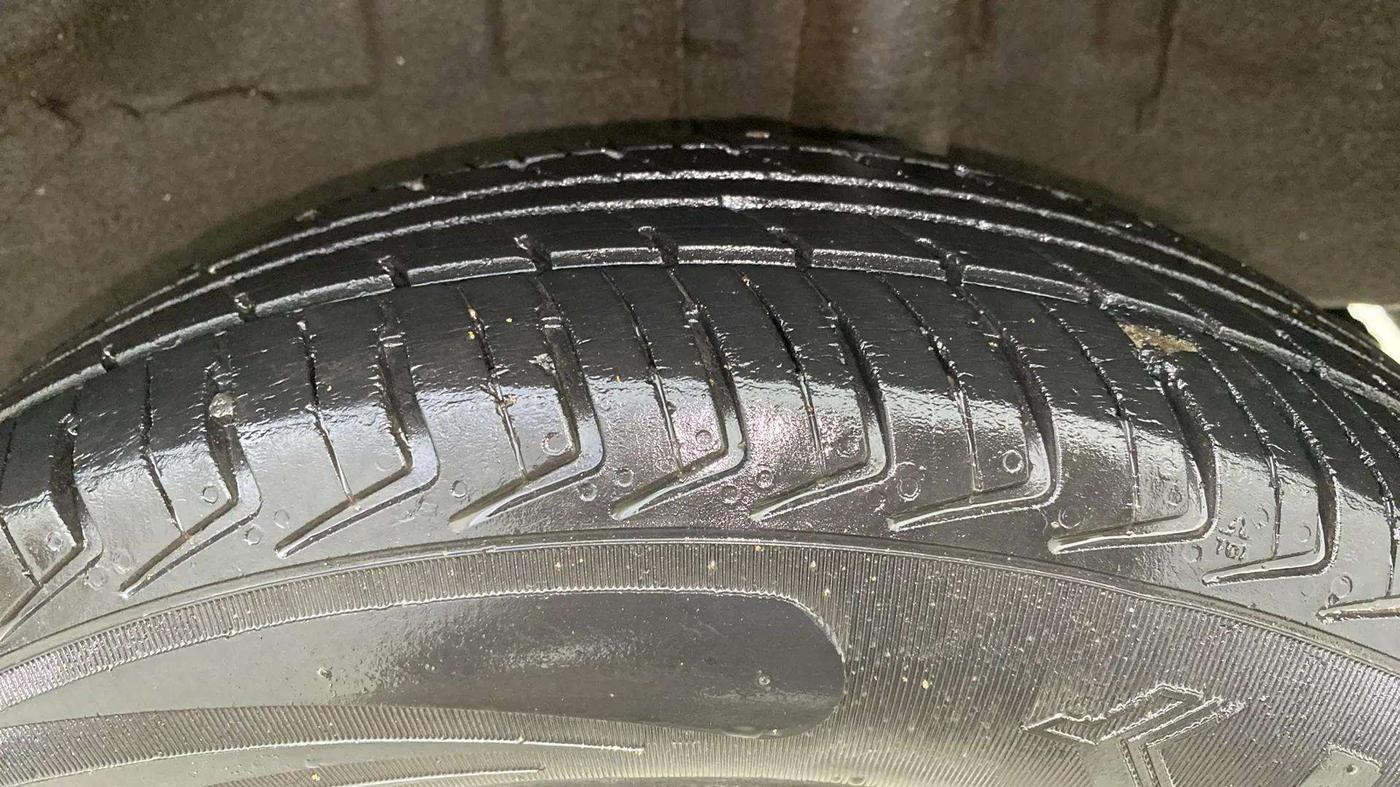 2018 Renault Kwid RXT 1.0 AMT, Petrol, Automatic, 44,144 km, Left Rear Tyre Tread