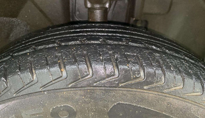 2018 Renault Kwid RXT 1.0 AMT, Petrol, Automatic, 43,904 km, Right Front Tyre Tread