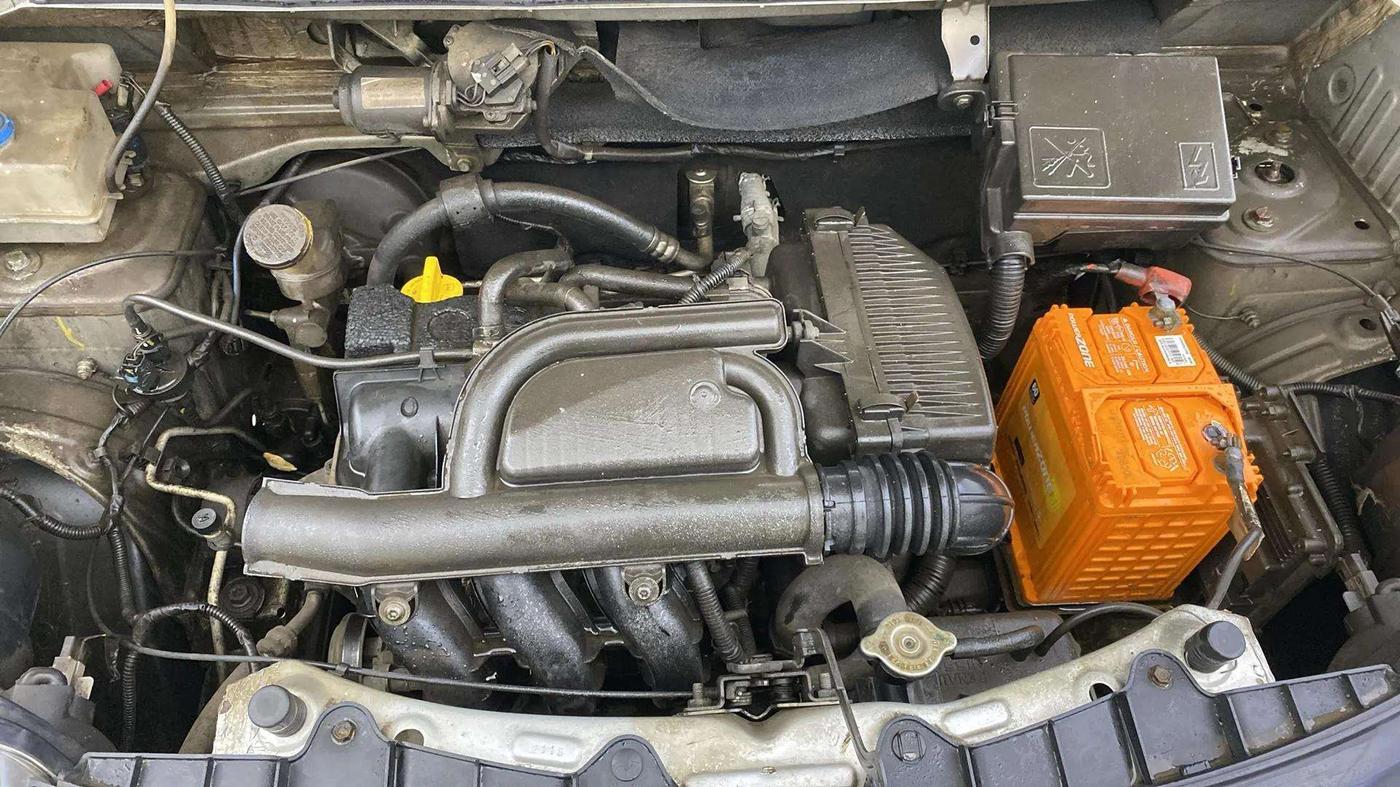 2018 Renault Kwid RXT 1.0 AMT, Petrol, Automatic, 44,144 km, Engine View