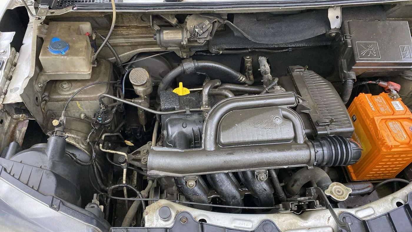 2018 Renault Kwid RXT 1.0 AMT, Petrol, Automatic, 44,144 km, Engine View - Right