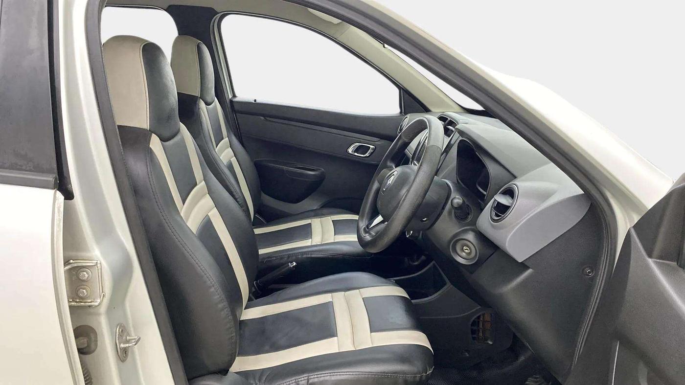 2018 Renault Kwid RXT 1.0 AMT, Petrol, Automatic, 44,144 km, Right Side Front Door Cabin