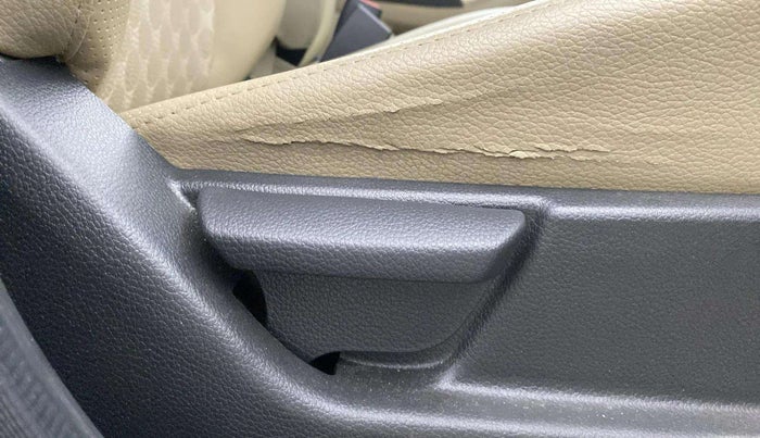 2018 Hyundai Eon MAGNA +, Petrol, Manual, 21,857 km, Driver Side Adjustment Panel