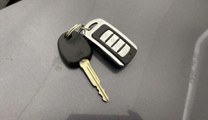 2018 Hyundai Eon MAGNA +, Petrol, Manual, 21,857 km, Key Close Up