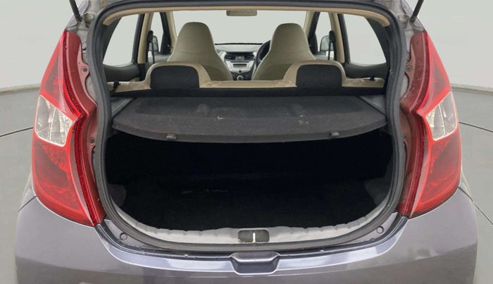 2018 Hyundai Eon MAGNA +, Petrol, Manual, 21,857 km, Boot Inside
