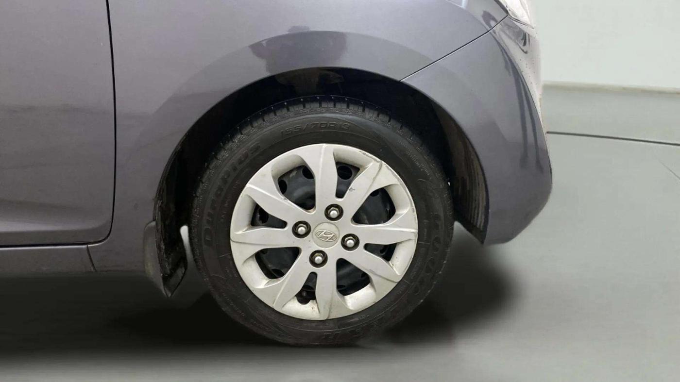 2018 Hyundai Eon MAGNA +, Petrol, Manual, 21,857 km, Right Front Wheel