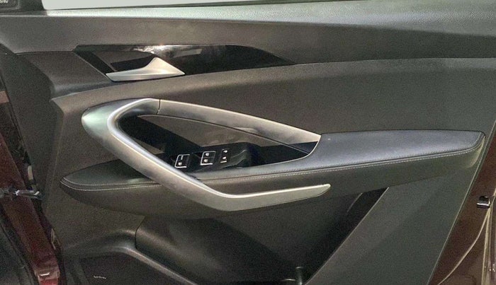 2019 MG HECTOR SHARP 1.5 DCT PETROL, Petrol, Automatic, 16,827 km, Driver Side Door Panels Control