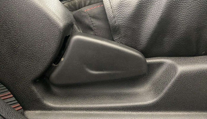 2021 Renault Kwid RXT 1.0 (O), Petrol, Manual, 23,830 km, Driver Side Adjustment Panel