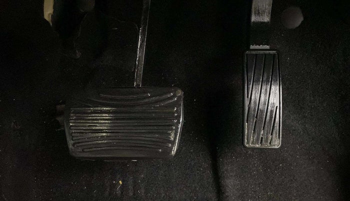 2022 Mahindra XUV700 AX 7 D AT 7 STR, Diesel, Automatic, 20,732 km, Pedals