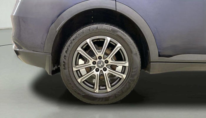 2022 Mahindra XUV700 AX 7 D AT 7 STR, Diesel, Automatic, 20,732 km, Right Rear Wheel
