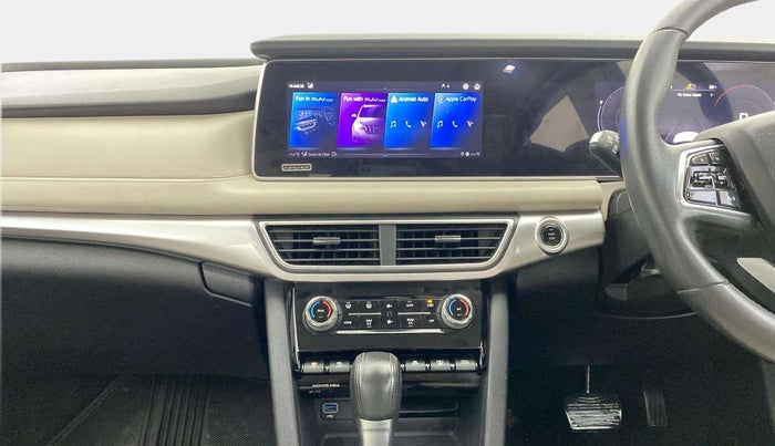 2022 Mahindra XUV700 AX 7 D AT 7 STR, Diesel, Automatic, 20,732 km, Air Conditioner