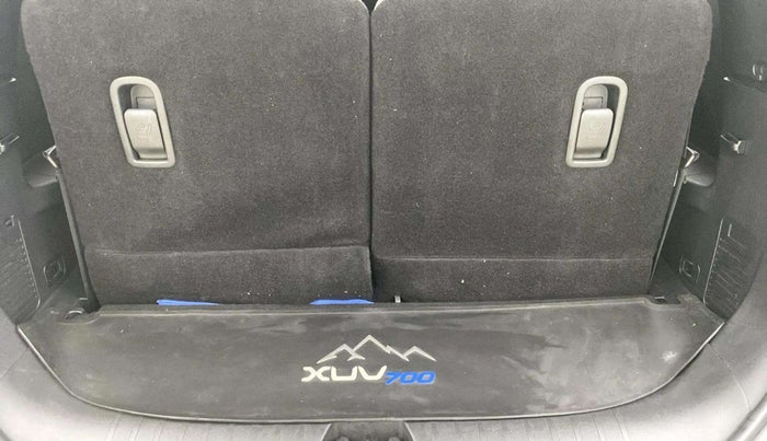 2022 Mahindra XUV700 AX 7 D AT 7 STR, Diesel, Automatic, 20,732 km, Boot Inside