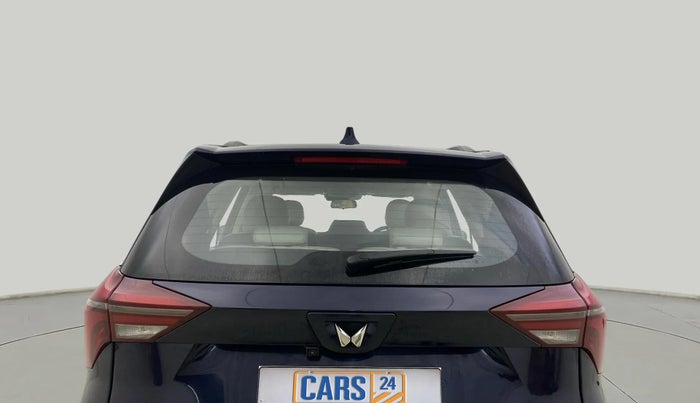 2022 Mahindra XUV700 AX 7 D AT 7 STR, Diesel, Automatic, 20,732 km, Rear Windshield