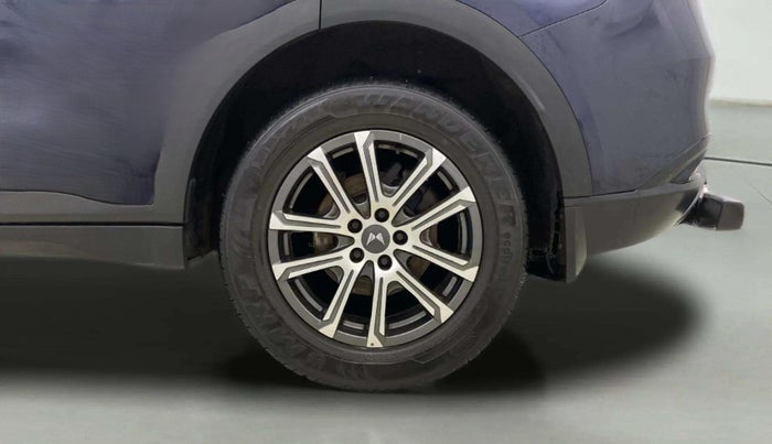 2022 Mahindra XUV700 AX 7 D AT 7 STR, Diesel, Automatic, 20,732 km, Left Rear Wheel
