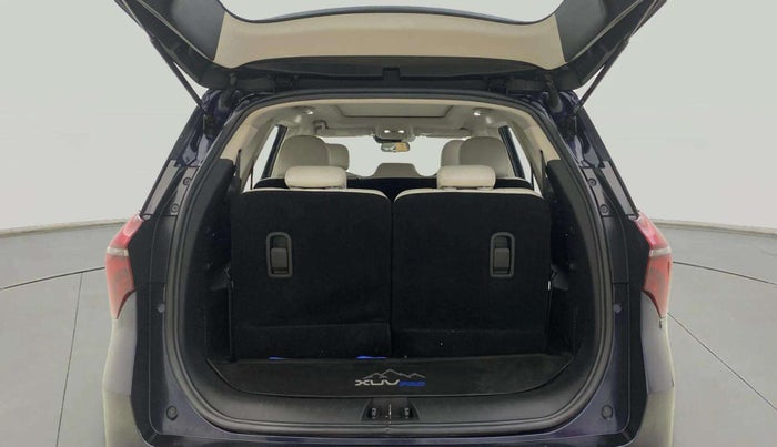 2022 Mahindra XUV700 AX 7 D AT 7 STR, Diesel, Automatic, 20,732 km, Boot Open Zoomed View