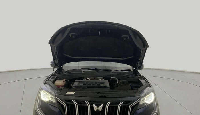 2022 Mahindra XUV700 AX 7 D AT 7 STR, Diesel, Automatic, 20,732 km, Open Bonet
