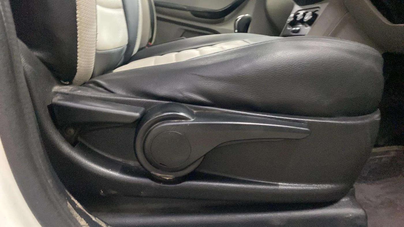 2017 Tata Tiago XT (O) DIESEL, Diesel, Manual, 92,004 km, Driver Side Adjustment Panel