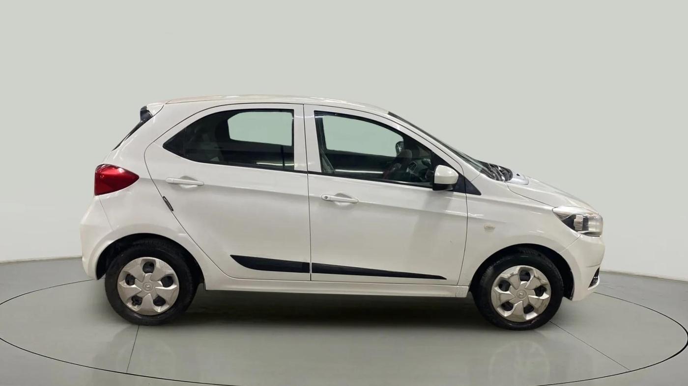 2017 Tata Tiago XT (O) DIESEL, Diesel, Manual, 92,004 km, Right Side View