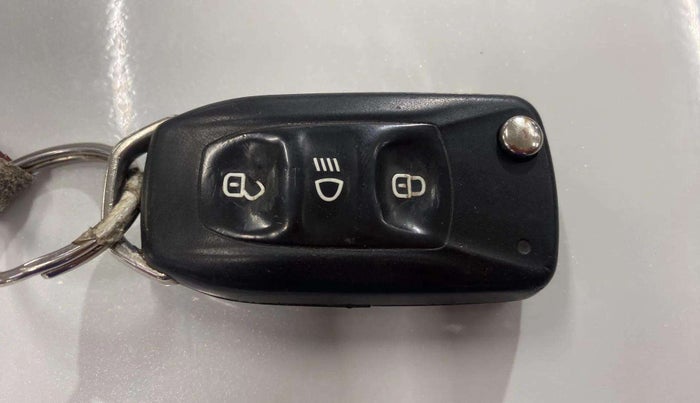 2017 Tata Tiago XT (O) DIESEL, Diesel, Manual, 92,004 km, Key Close Up