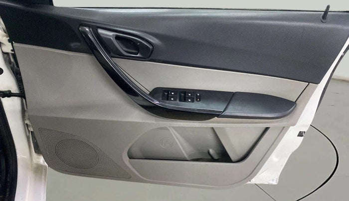2017 Tata Tiago XT (O) DIESEL, Diesel, Manual, 92,004 km, Driver Side Door Panels Control