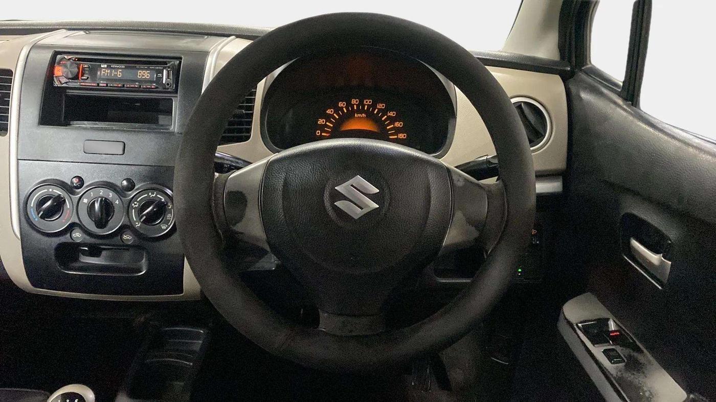 2016 Maruti Wagon R 1.0 LXI CNG, CNG, Manual, 79,259 km, Steering Wheel Close Up