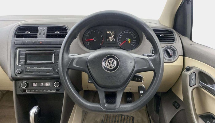 2015 Volkswagen Vento COMFORTLINE 1.2 TSI AT, Petrol, Automatic, 79,638 km, Steering Wheel Close Up