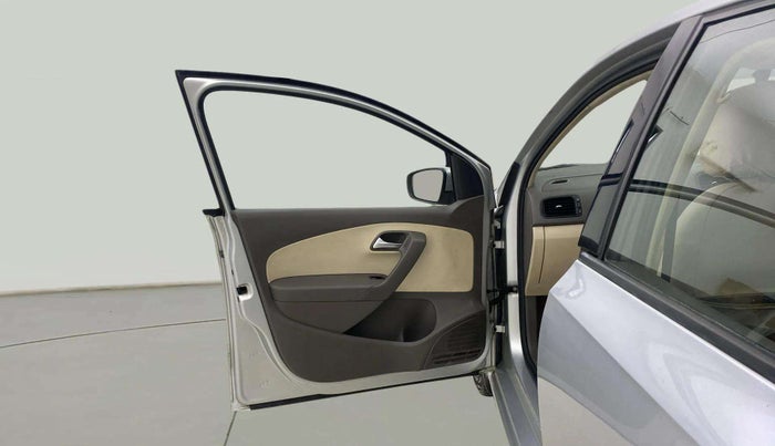 2015 Volkswagen Vento COMFORTLINE 1.2 TSI AT, Petrol, Automatic, 79,638 km, LHS Front Door