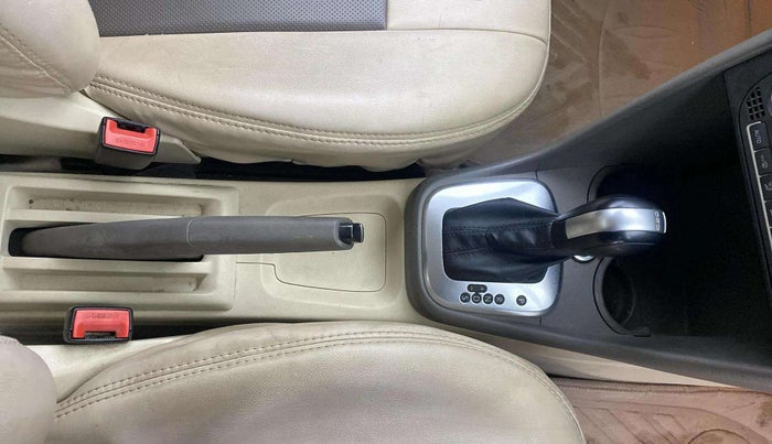 2015 Volkswagen Vento COMFORTLINE 1.2 TSI AT, Petrol, Automatic, 79,638 km, Gear Lever