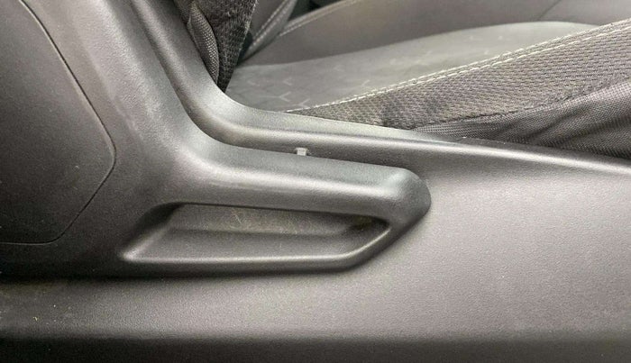 2020 Tata NEXON XMA PETROL, Petrol, Automatic, 72,284 km, Driver Side Adjustment Panel
