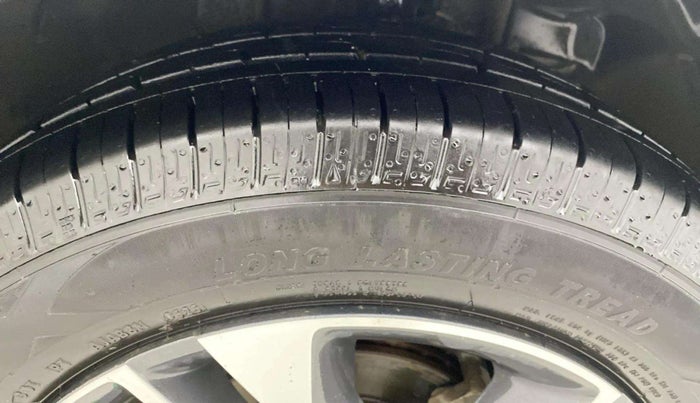 2019 Tata Tiago XZ PLUS PETROL, CNG, Manual, 61,783 km, Right Front Tyre Tread