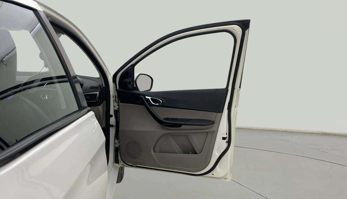 2019 Tata Tiago XZ PLUS PETROL, CNG, Manual, 61,783 km, RHS Front Door
