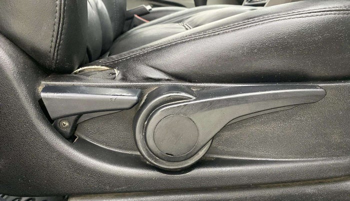 2019 Tata Tiago XZ PLUS PETROL, CNG, Manual, 61,783 km, Driver Side Adjustment Panel