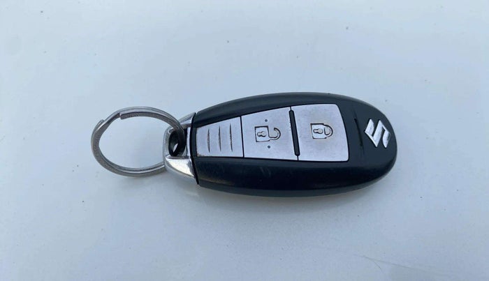 2014 Maruti Swift ZXI, Petrol, Manual, 70,351 km, Key Close Up