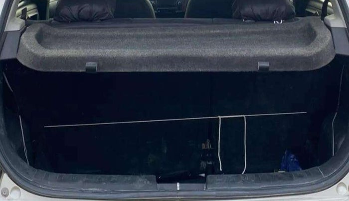 2014 Maruti Swift ZXI, Petrol, Manual, 70,351 km, Boot Inside