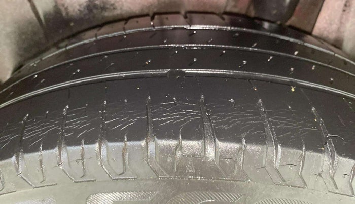 2019 Maruti Ertiga ZXI+ SHVS, Petrol, Manual, 23,122 km, Left Rear Tyre Tread