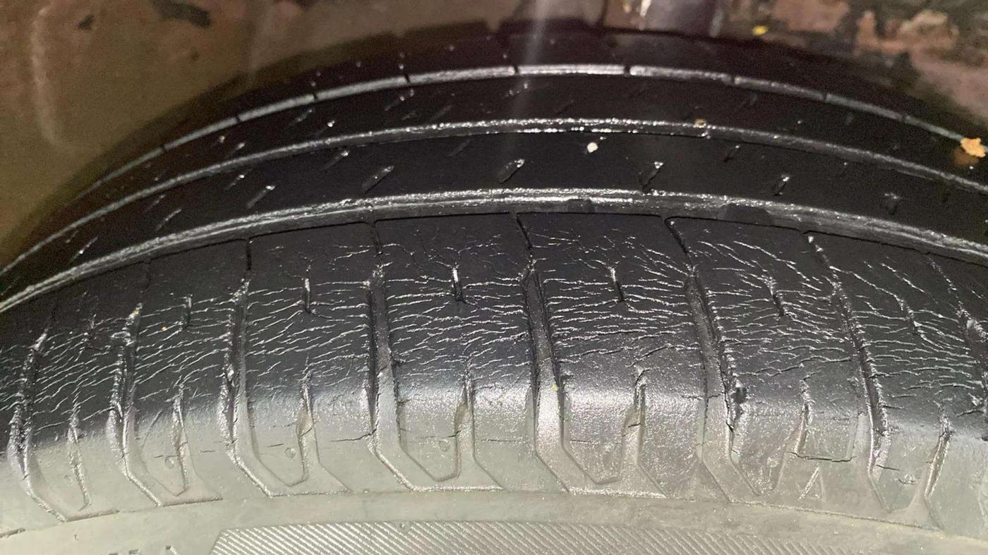 2019 Maruti Ertiga ZXI+ SHVS, Petrol, Manual, 23,139 km, Right Front Tyre Tread