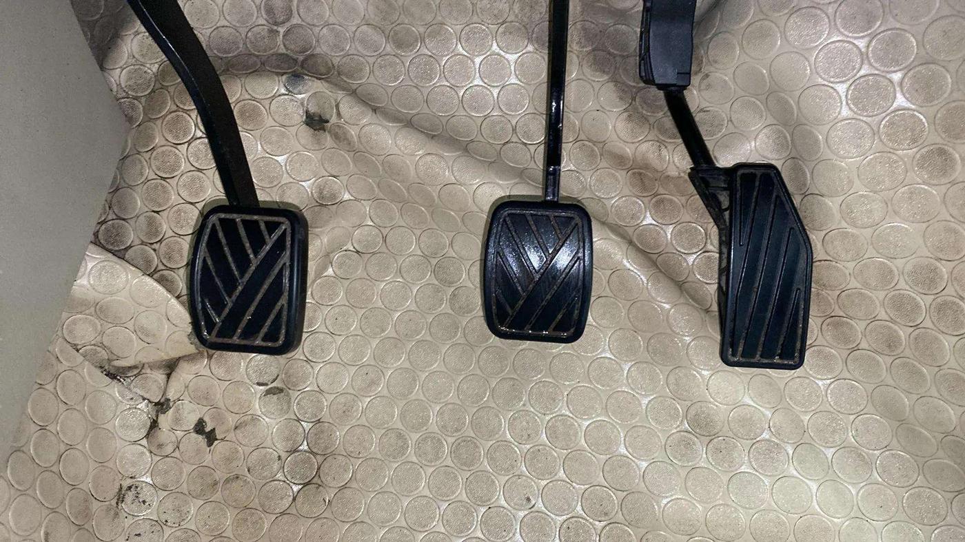 2019 Maruti Ertiga ZXI+ SHVS, Petrol, Manual, 23,139 km, Pedals