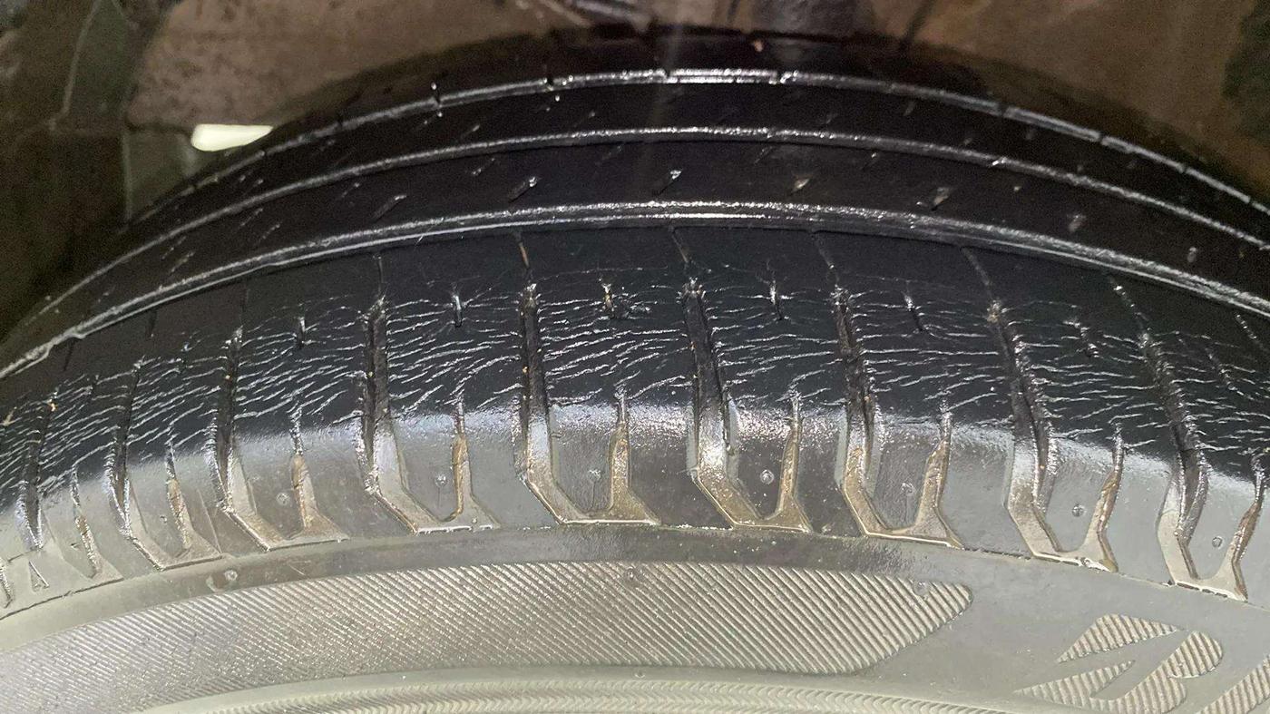 2019 Maruti Ertiga ZXI+ SHVS, Petrol, Manual, 23,139 km, Left Front Tyre Tread