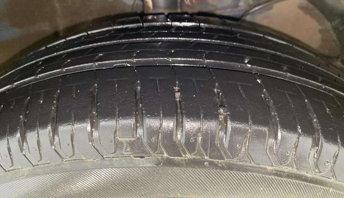 2021 Maruti XL6 ALPHA AT, Petrol, Automatic, 14,205 km, Right Front Tyre Tread