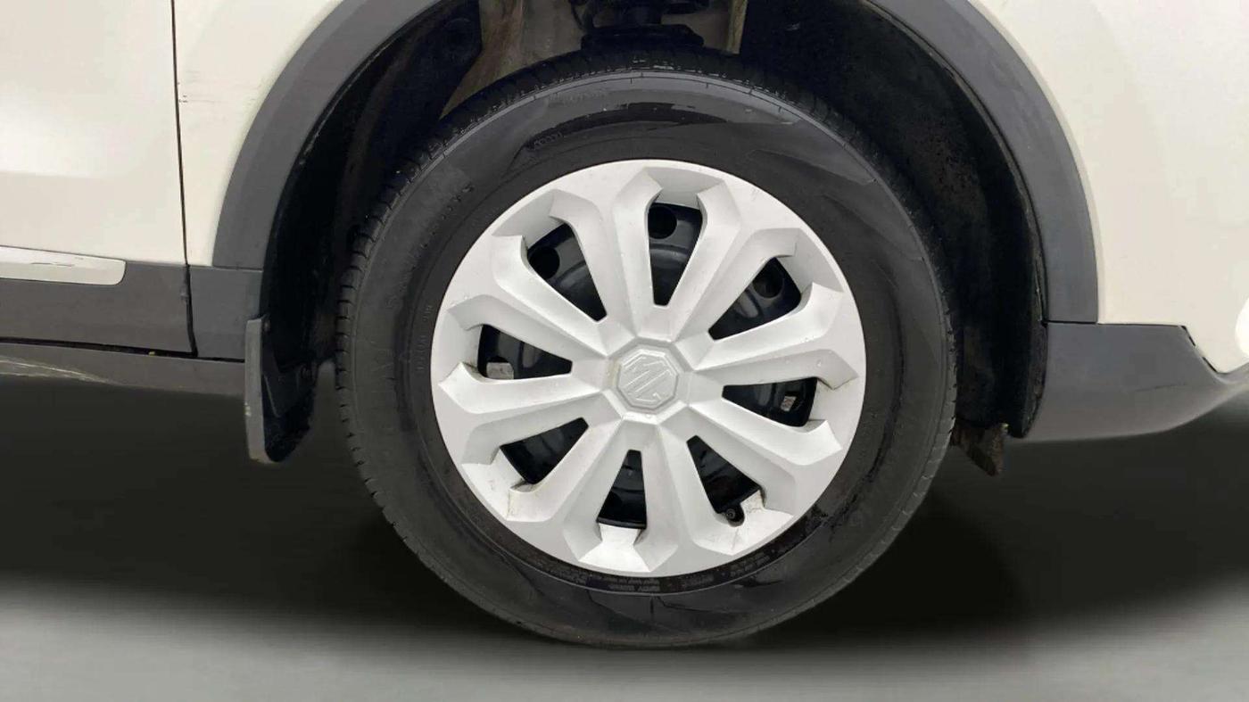 2023 MG ASTOR STYLE 1.5 MT, Petrol, Manual, 15,775 km, Right Front Wheel