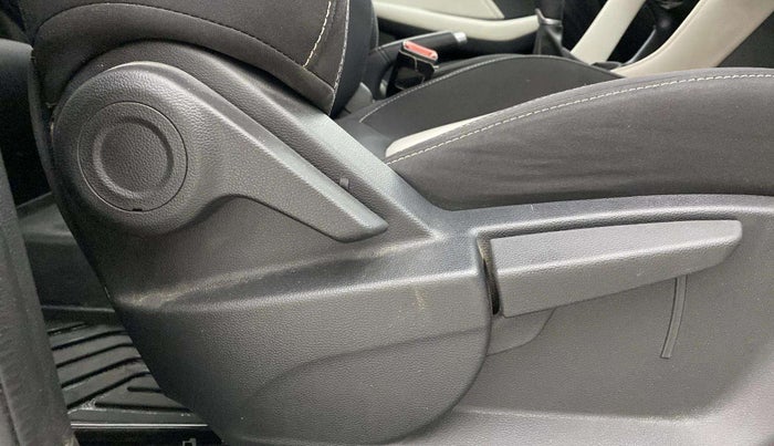 2023 MG ASTOR STYLE 1.5 MT, Petrol, Manual, 15,661 km, Driver Side Adjustment Panel