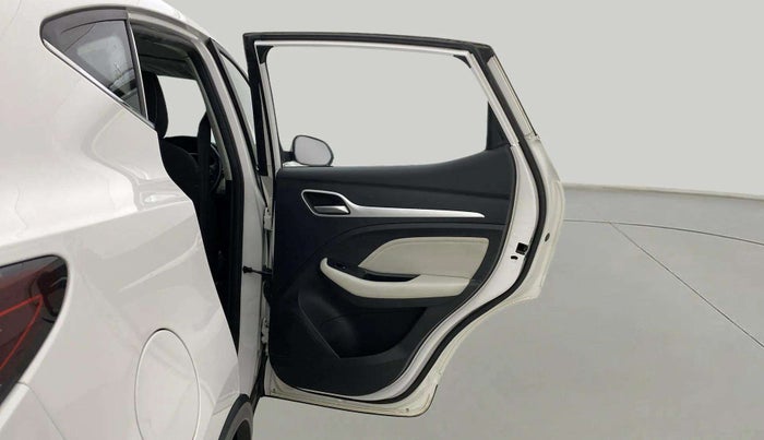2023 MG ASTOR STYLE 1.5 MT, Petrol, Manual, 15,661 km, RHS Rear Door
