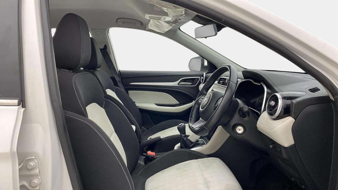 2023 MG ASTOR STYLE 1.5 MT, Petrol, Manual, 15,775 km, Right Side Front Door Cabin
