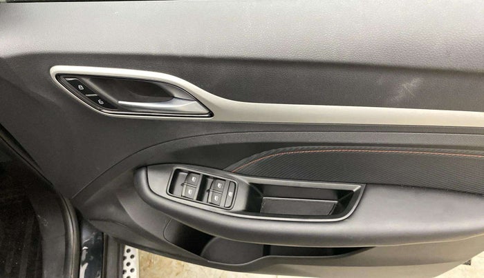 2023 MG ASTOR  SMART BLACK STORM EDITION , Petrol, Manual, 26,120 km, Driver Side Door Panels Control